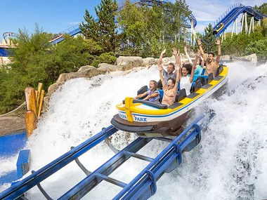 Europa-Park 2026: Eintrittskarte für 2 Erwachsene und 2 Kinder Hochsaison (2 Tage)