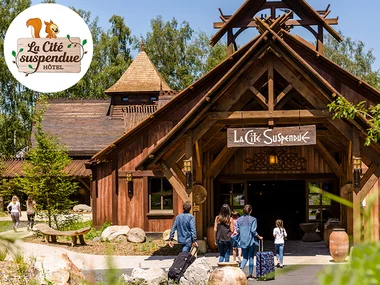 Séjour au Parc Astérix avec nuit à l'hôtel La Cité Suspendue