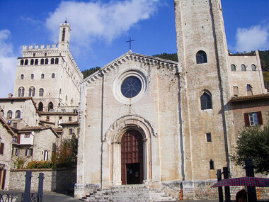 Fuga a Gubbio e degustazione per 2 con Umbria Tours Goretti