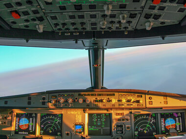 Pilota un Boeing 737: volo di 1h e 30min con simulatore professionale