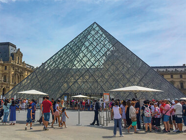 Visite guidée du Louvre de 2h sur le thème du vin pour 4 personnes