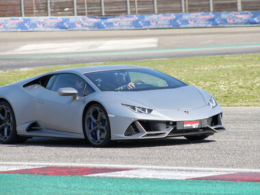 3 giri in Lamborghini Huracan Evo