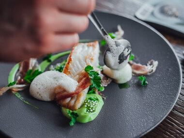Dîner de 4 à 7 plats avec boissons comprises à partager à 2 en France