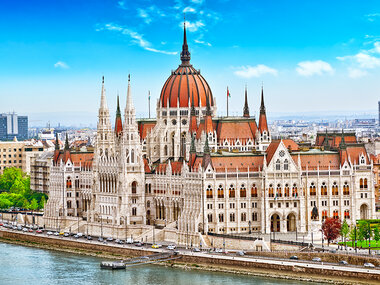 Fuga romantica a Budapest: 3 giorni in affascinanti hotel 4* per 2 persone