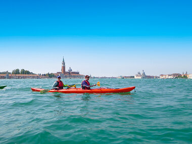 Tour in kayak alla scoperta dei luoghi naturali nascosti della Laguna di Venezia per 2