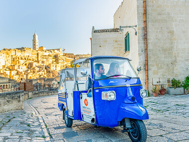 Tra i Sassi di Matera in Ape Calessino: esclusivo tour guidato per 2
