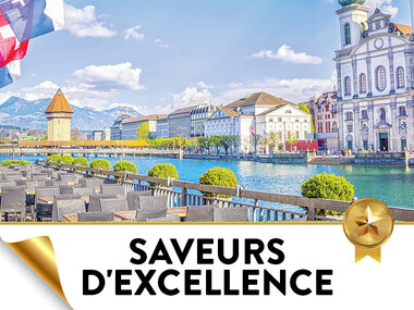 Souper dans un restaurant gastronomique avec vue sur un lac en Suisse