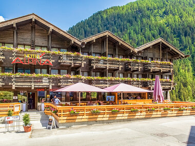 1 Nacht mit Spa und romantischem Abendessen in einem Bikehotel bei Sion