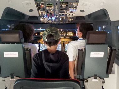 60 minuten durende vluchtsimulatie in een Boeing 737-800