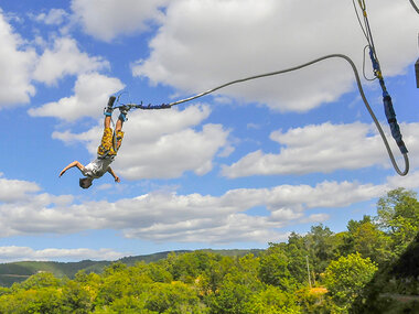 Saut à l’élastique près de Millau dans l’Aveyron