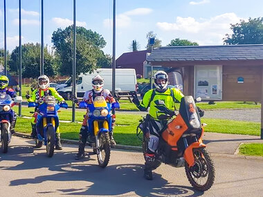 Randonnée moto de 4h avec équipement de pilote intégral et collation