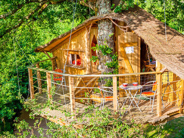 2 jours insolites en cabane dans les arbres en famille avec chasse aux trésors près de Poitiers