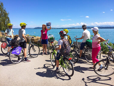 Balade à vélo de 4h en famille avec dégustation de vins dans le pays de Neuchâtel