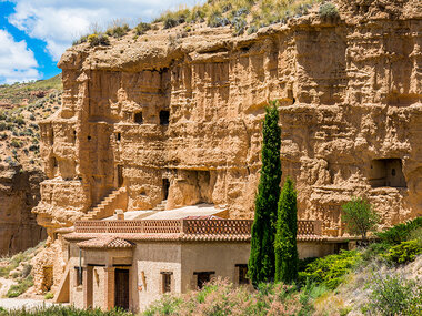2 noches con desayuno, visita guiada y ruta en Casas Cuevas Almagruz