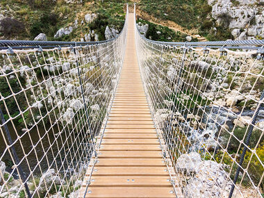 Attività di trekking di 3h sul Ponte Tibetano e nel Parco della Murgia di Matera con guida