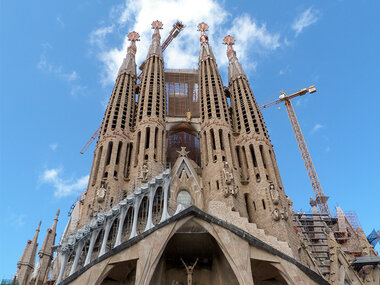 Sagrada Familia: 2 entradas de adulto y 2 de niño con visita guiada en español
