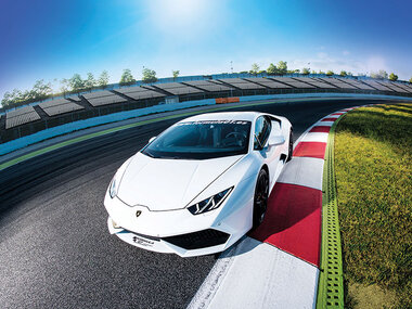 Adrenalina in pista: guida sportiva su una Lamborghini