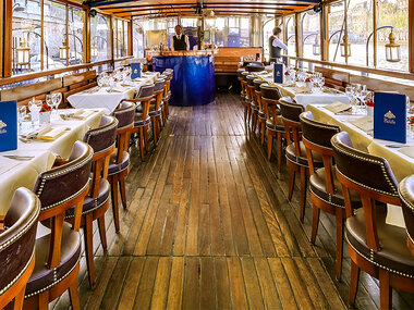 2h de croisière sur la Seine avec cocktail et déjeuner gastronomique en famille