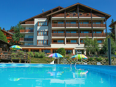 Panorama-Aufenthalt in den Alpen: 1 Übernachtung im 3* Hotel und Dinner in Crans-Montana