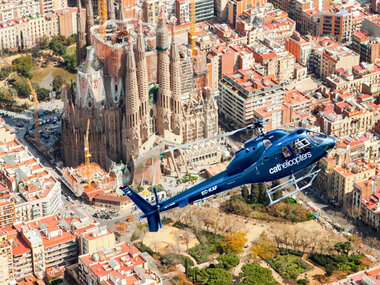 Barcelona desde el aire: paseo en helicóptero de 12 min