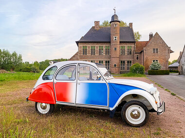 Cruisen in een Citroën 2CV doorheen de Vlaamse Ardennen voor 4