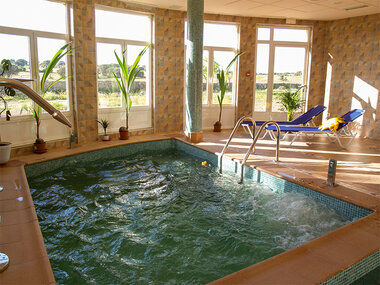 La Dama Verde - Balneario de Almeida: acceso a piscinas de hidroterapia y 1 masaje para 2