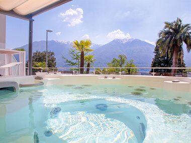 Pausa mediterranea a Locarno con pranzo, Spa e massaggio per 2