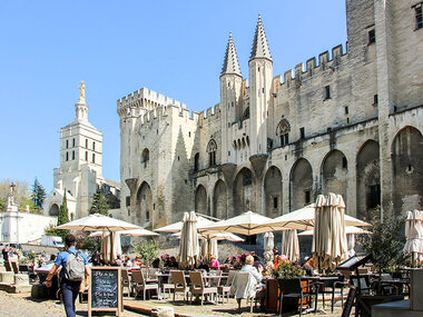 2 entrées adulte pour le Palais des Papes et les jardins à Avignon