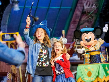 Disneyland® Paris: Regular-tickets voor 2 personen en 2 kinderen (2 parken)