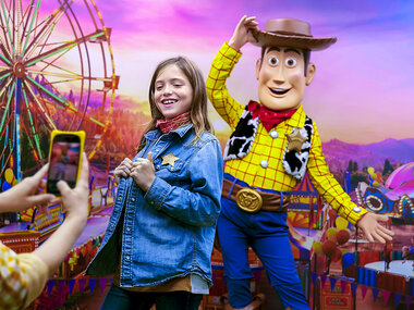 Disneyland® Paris : entrée Regular pour 2 adultes et 2 enfants (1 parc)