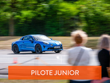 Stage de pilotage enfant : 5 tours de circuit en Alpine A110 S ou BMW M2