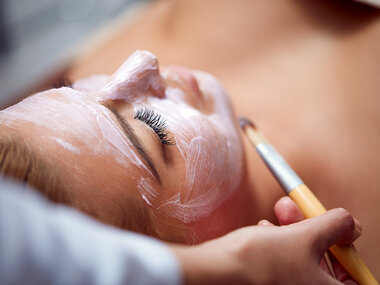Centro de Estética y Bienestar Rocío Escobar: ritual facial pieles delicadas, masaje y mascarilla de 40 minutos