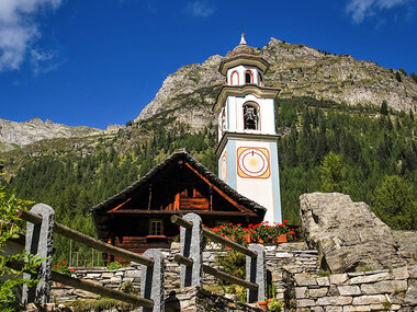 1 incantevole notte con colazione nel villaggio walser Bosco Gurin