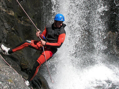 Session de canyoning en eaux chaudes près de Font-Romeu pour 2 personnes