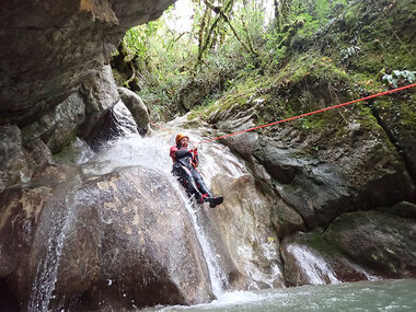Session de canyoning de 3h30 près de Grenoble