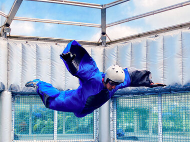 Einzigartiges Airlebnis beim Indoor-Skydiving in Hückelhoven