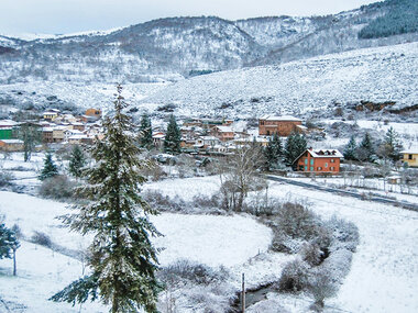 1 noche en Apartamentos Real Valle de Ezcaray 3* y visita a bodega con cata en La Rioja