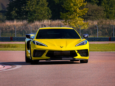 Stage de pilotage : 2 tours à bord d'une Corvette C8 sur le circuit de Mettet