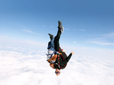 Saut en parachute en tandem à Aubenas en Ardèche