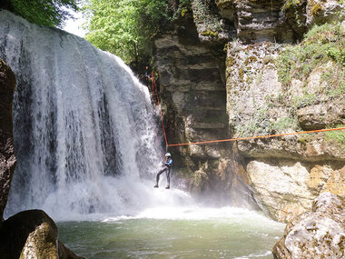 Descente du canyon du Versoud près de Grenoble