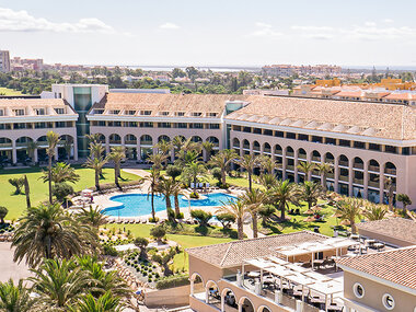 AR Golf Almerimar 5*: 2 noches con desayuno, acceso a spa de 1h y cena buffet para 2