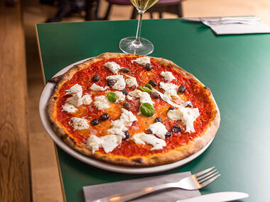 3-retters middag med vin hos Pizzeria MaMeMi for 2
