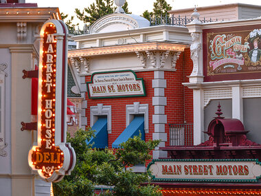 Disneyland® Paris : entrée Super Peak pour 1 adulte (2 parcs)