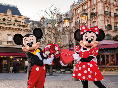 Disneyland® Paris: Medium Summer-tickets voor 2 personen (1 park)
