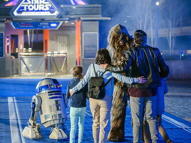 Disneyland® Paris: Super Peak-tickets voor 2 personen en 2 kinderen (2 parken)