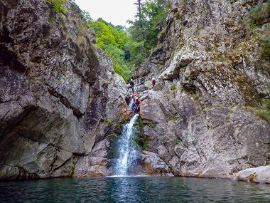 1 journée de canyoning dans le Parc naturel des Monts d'Ardèche