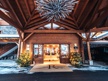1 notte con cena e Spa privata presso lo Chalet RoyAlp Hôtel & Spa 5*