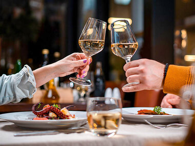 Menù degustazione di 4 portate con vino presso il prestigioso ristorante Chez Meyer's