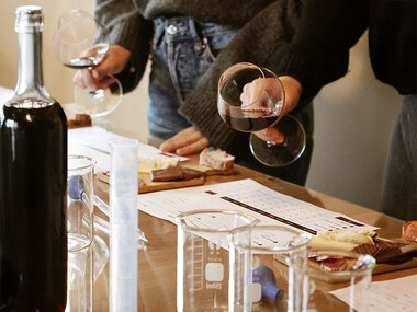 Dégustation de vins, création avec assemblage d'une cuvée personnalisée à Bordeaux pour 2 personnes