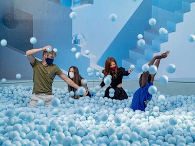 IKONO Madrid en familia: 1 visita de 1 hora para 2 adultos y 2 niños